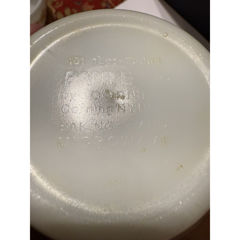 Vintage Pyrex Mixing Bowls – Set of 2 (401 & 402) - Picture 6 of 7